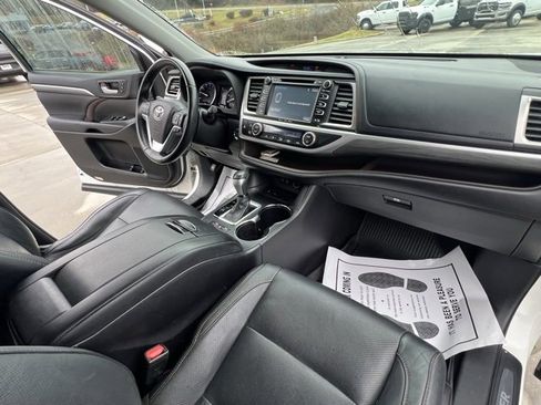 Used 2017 Toyota Highlander Limited image 30