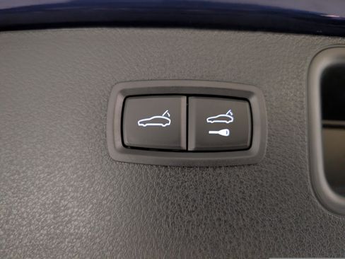 Certified 2026 Porsche Macan AWD/4WD image 25
