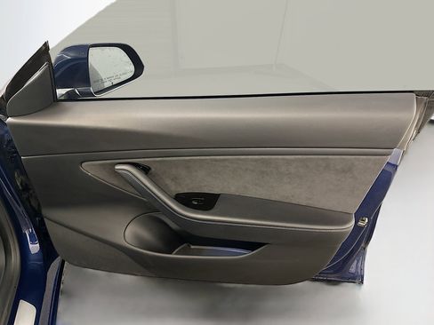 Used 2018 Tesla Model 3 Long Range image 32