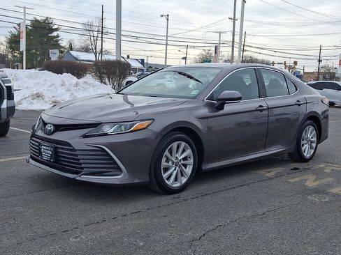 Used 2024 Toyota Camry LE image 3
