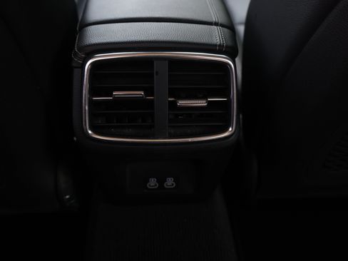 Used 2025 Genesis G70 2.5T RWD image 15