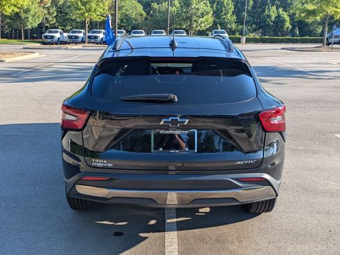 Used 2026 Chevrolet Trax ACTIV w/ Sunroof Package FWD image 5