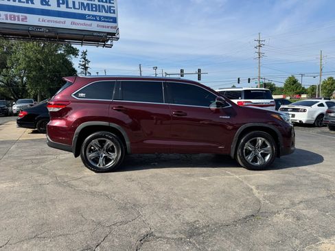 Used 2019 Toyota Highlander Limited Platinum w/ Carpet Mat Package (TMS) AWD/4WD image 7