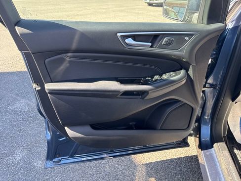 Used 2019 Ford Edge Titanium w/ Equipment Group 301A AWD/4WD image 12