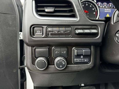 Used 2021 Chevrolet Suburban Premier w/ Premium Package RWD image 24