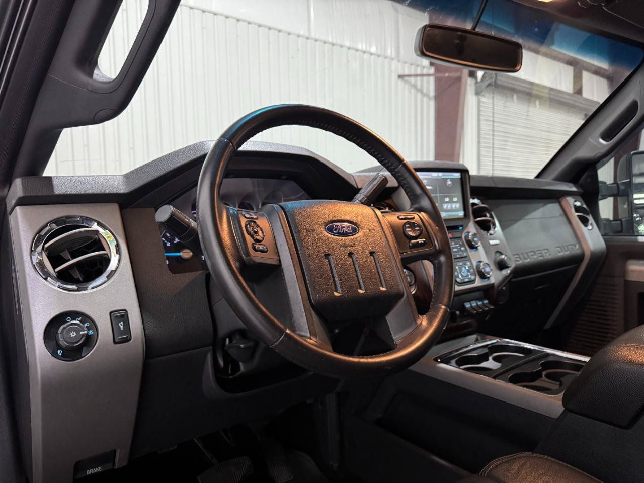 Used 2016 Ford F250 Lariat w/ Lariat Ultimate Package AWD/4WD image 4