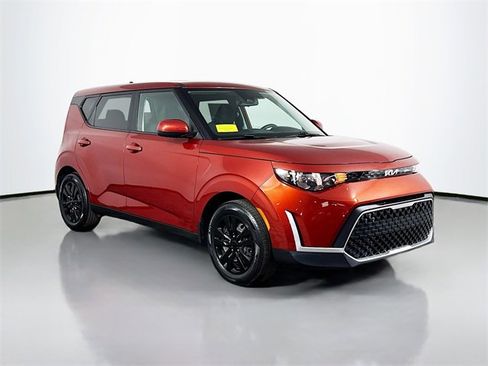 Used 2023 Kia Soul LX image 10