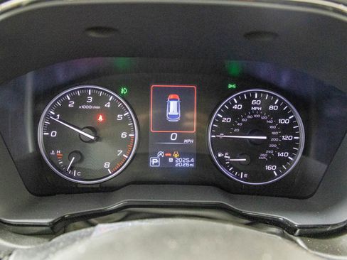 Used 2025 Subaru Outback Premium image 31