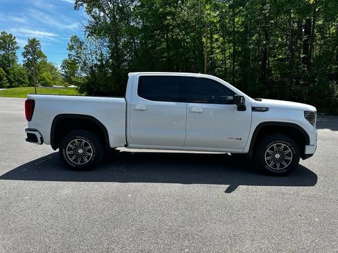 Used 2024 GMC Sierra 1500 AT4 AWD/4WD image 2