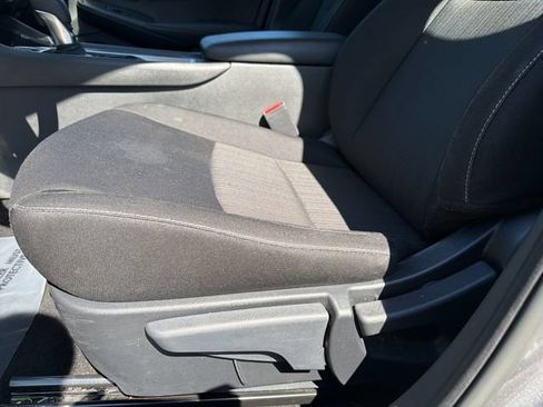 Used 2025 Nissan Sentra SV FWD image 22