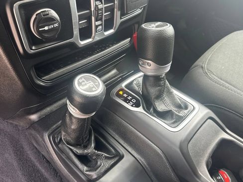 Used 2020 Jeep Wrangler Unlimited Sport S AWD/4WD image 31