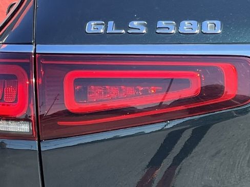 Used 2021 Mercedes-Benz GLS 580 GLS 580 image 10