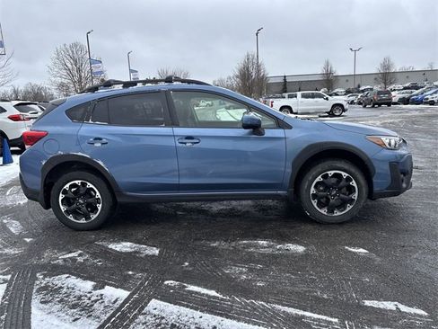 Used 2022 Subaru Crosstrek 2.0i Premium w/ Moonroof Package image 12