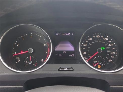 Used 2021 Volkswagen Tiguan SE FWD image 3