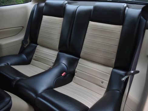 Used 2007 Ford Mustang GT Premium RWD image 9