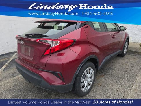 Used 2019 Toyota C-HR LE FWD image 3