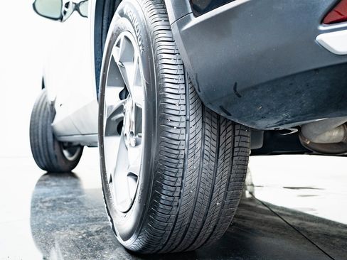 Used 2024 Chevrolet Trax LT w/ Driver Confidence Package image 38