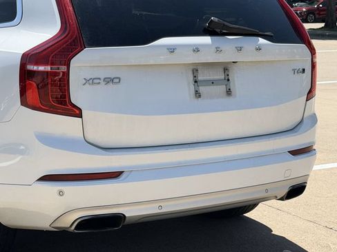 Used 2017 Volvo XC90 T6 Momentum w/ Vision Package AWD/4WD image 6