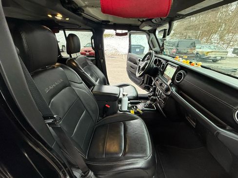 Used 2019 Jeep Wrangler Unlimited Sahara w/ Dual Top Group image 14