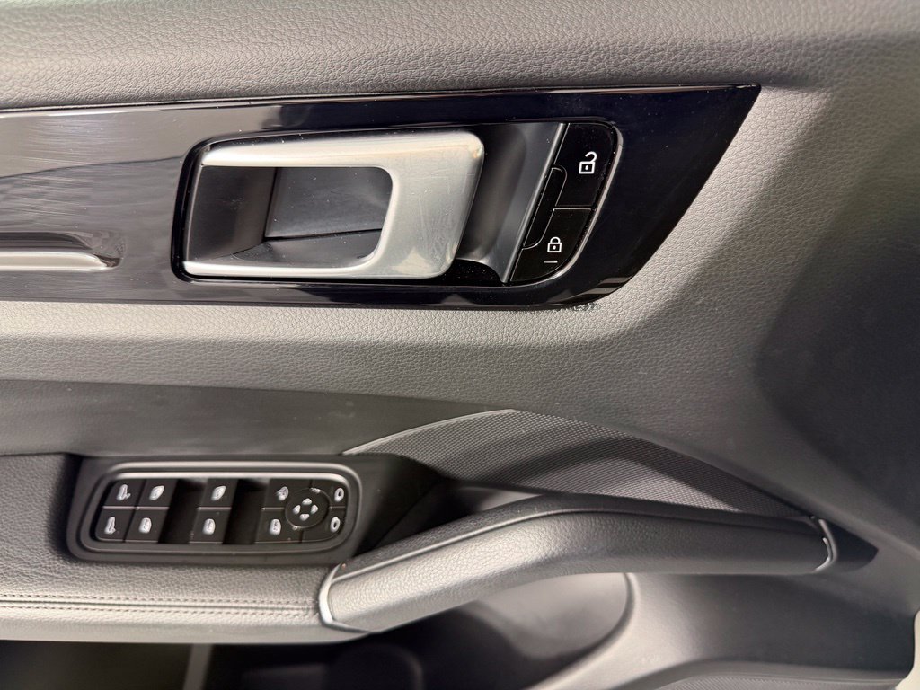 Certified 2021 Porsche Cayenne AWD/4WD image 18