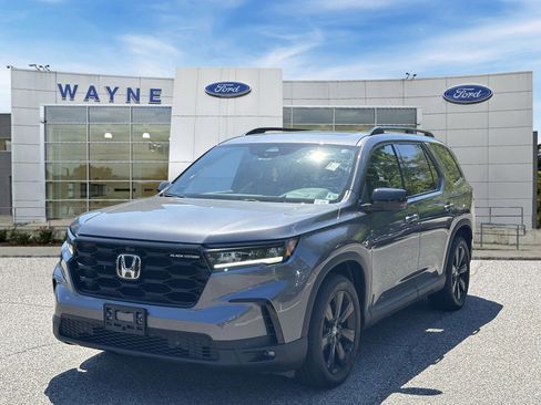 Used 2025 Honda Pilot Black Edition image 2