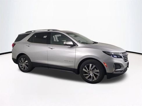 Used 2022 Chevrolet Equinox Premier image 2