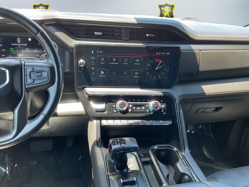 Used 2022 GMC Sierra 1500 AT4 w/ AT4 Premium Package AWD/4WD image 14