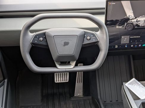 Used 2024 Tesla Cybertruck AWD Crew Cab image 30