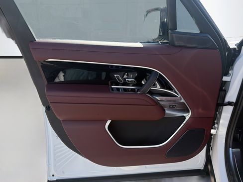 New 2026 Land Rover Range Rover SE image 22