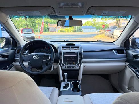 Used 2012 Toyota Camry FWD image 19