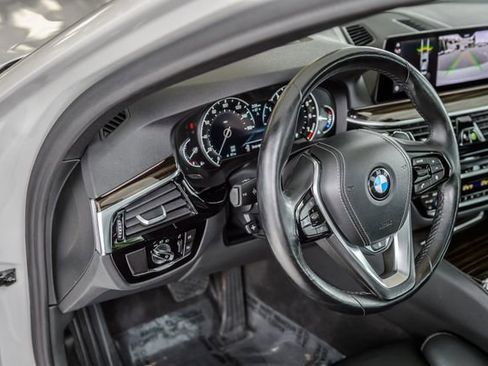 Used 2019 BMW 540i xDrive w/ Convenience Package AWD/4WD image 25
