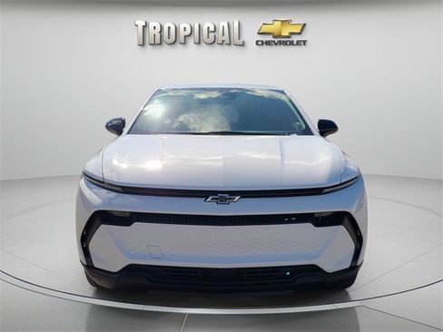 New 2026 Chevrolet Equinox EV LT image 8