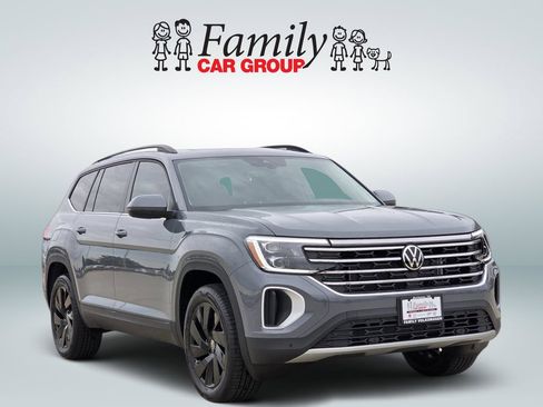New 2026 Volkswagen Atlas SE FWD image 2