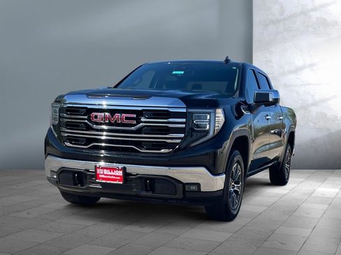 Used 2025 GMC Sierra 1500 SLT AWD/4WD image 1
