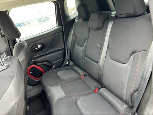 Used 2018 Jeep Renegade Trailhawk w/ Cold Weather Group II image 16