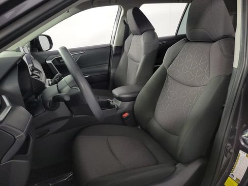 Used 2025 Toyota RAV4 XLE AWD/4WD image 12