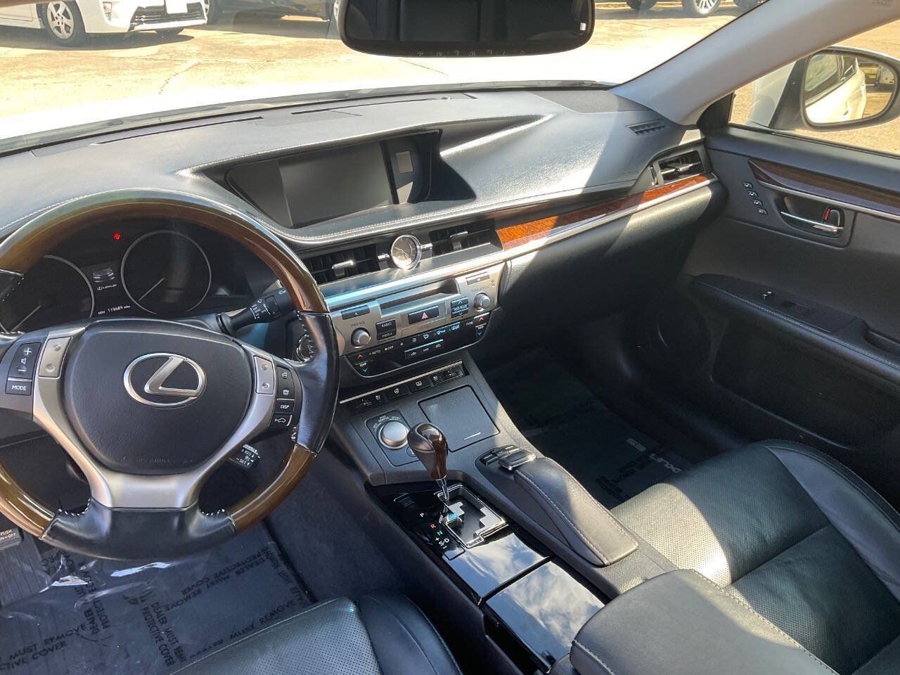 Used 2015 Lexus ES 350 w/ Ultra Luxury Package FWD image 15