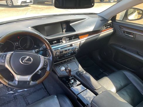 Used 2015 Lexus ES 350 w/ Ultra Luxury Package FWD image 15
