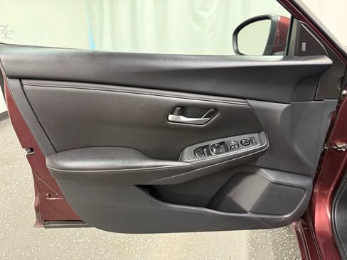 Used 2024 Nissan Sentra SV FWD image 9