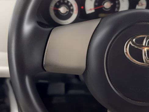 Used 2010 Toyota FJ Cruiser 2WD image 21