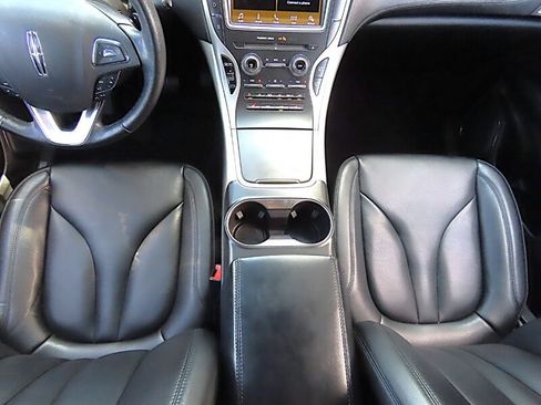 Used 2017 Lincoln MKX Premiere FWD image 16