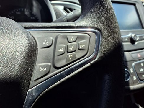 Used 2018 Chevrolet Malibu LS w/ LPO, Convenience Package 2 FWD image 21