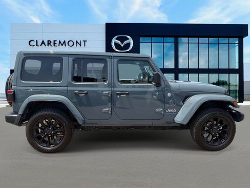 Used 2024 Jeep Wrangler Unlimited Sahara w/ Technology Group AWD/4WD image 4