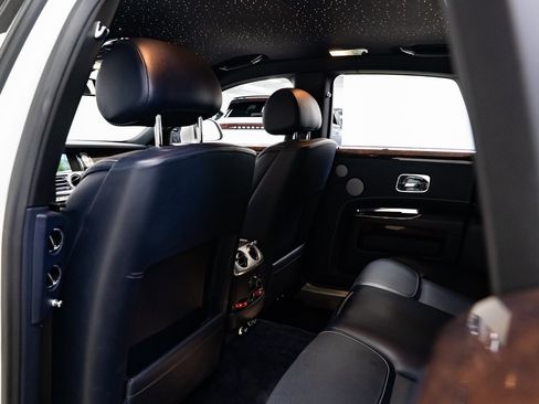 Used 2019 Rolls-Royce Ghost image 23