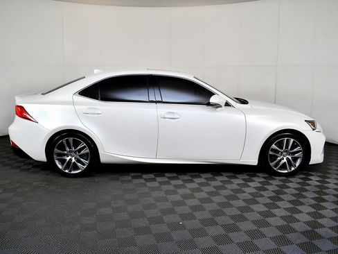 Used 2020 Lexus IS 300 image 7