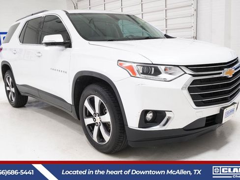 Used 2020 Chevrolet Traverse LT w/ LT Premium Package FWD image 3