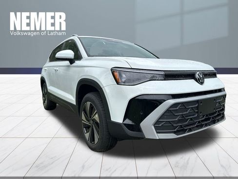New 2026 Volkswagen Taos SE AWD/4WD image 6