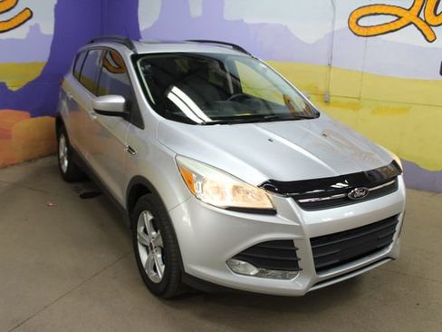 Used 2014 Ford Escape SE w/ Equipment Group 201A FWD image 2