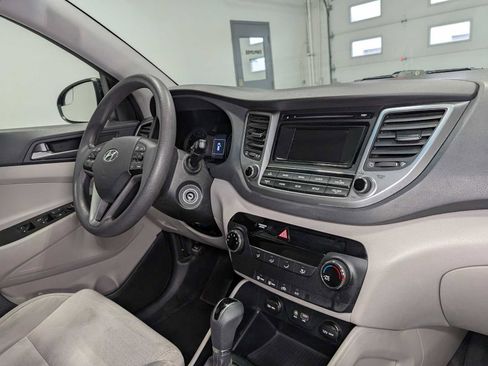Used 2018 Hyundai Tucson SE image 41