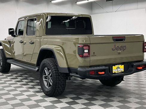 Used 2025 Jeep Gladiator Mojave AWD/4WD image 3